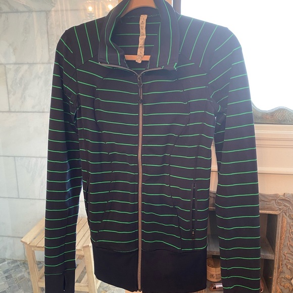 2-piece Lululemon jacket outfit - Picture 2 of 6